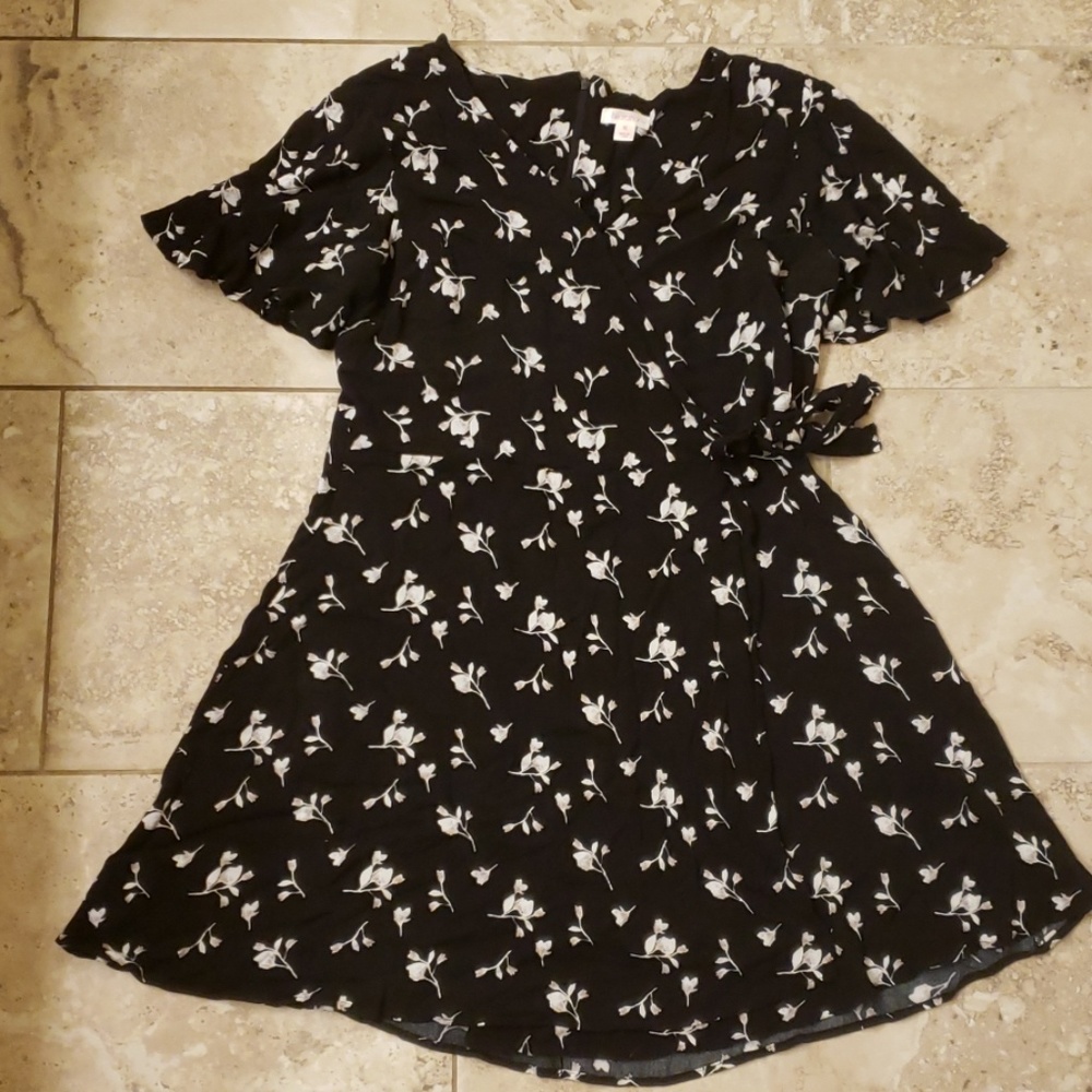 Flower faux wrap flutter sleeve dress